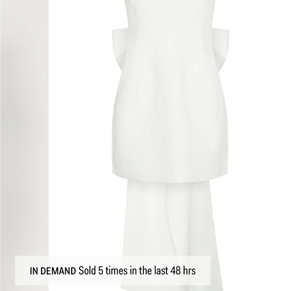 Elegant White Sleeveless Dress - Picture 1 of 9